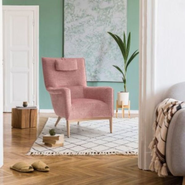 Butaca Ágata rosa con pata madera de Tapicerías Navarro Butaca Ágata rosa con pata madera de Tapicerías Navarro